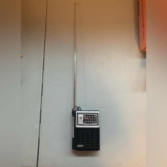 General Electric Model No 7-2506B AM FM Transistor Radio Tested and working - Picture 8 of 8